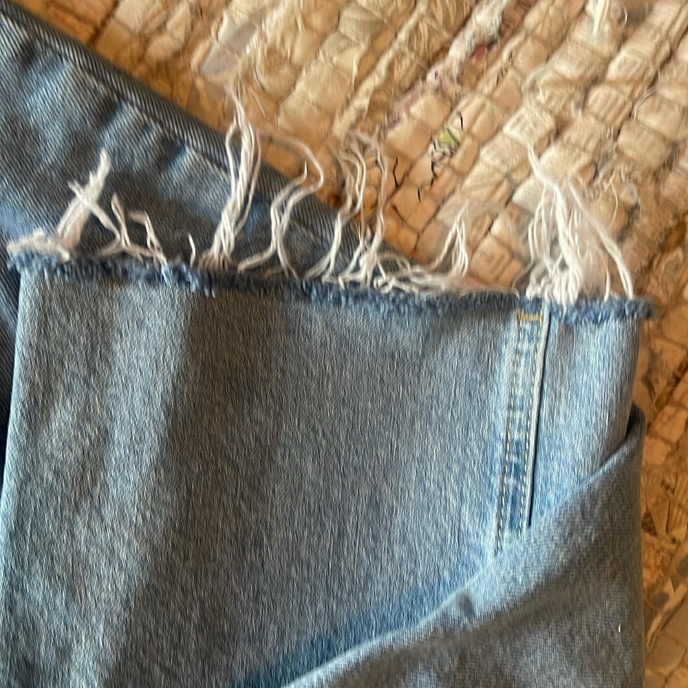 ZARA- High Rise Trumpet Ankle length Jeans in a Size 10 in Excellent Condition! - Picture 11 of 11